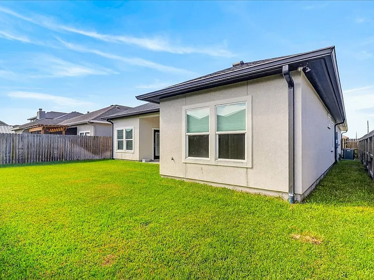 6718 Stuyvesant Ct — Photo 47