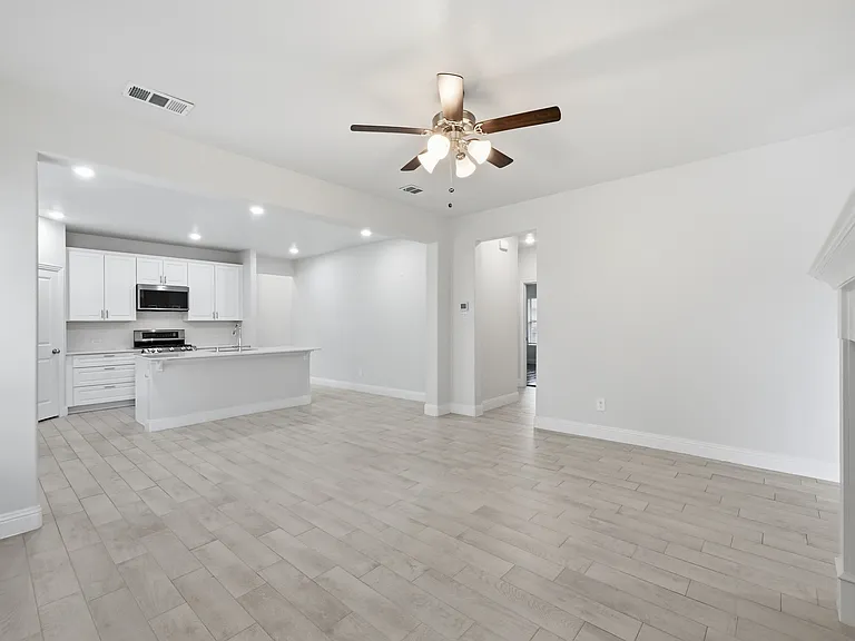 3220 Amber Waves Ln — Photo 7