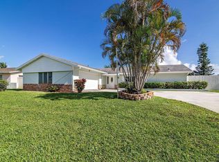 9702 Bluebell St, Palm Beach Gardens, FL 33410