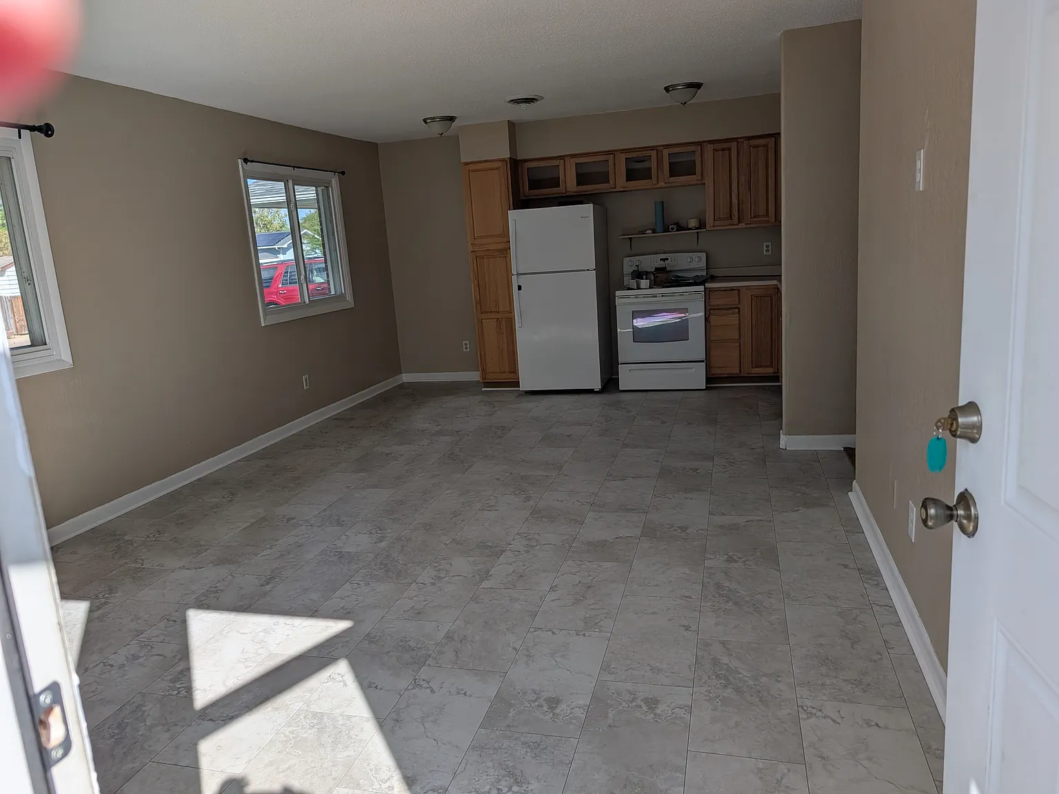 4 bed, 2000 sqft, $1,750 — Photo 4