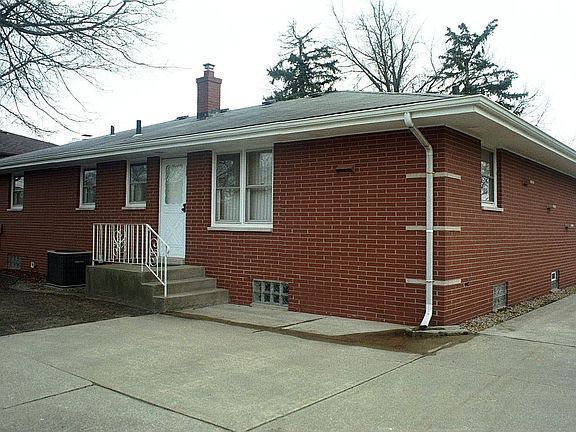4th image of 3625 Manor Dr