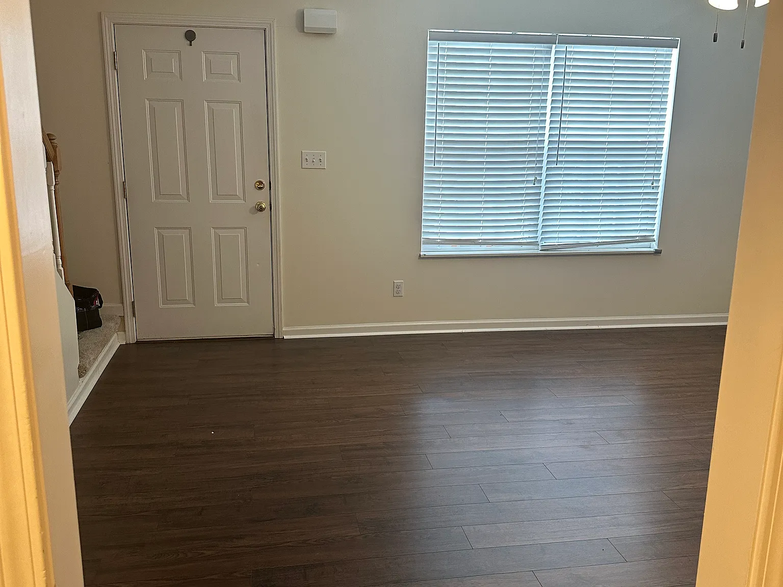 2 bed, 1.5 bath, 1040 sqft, $1,300 — Photo 2