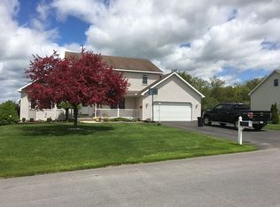 102 Garretts Grv, Whitesboro, NY 13492