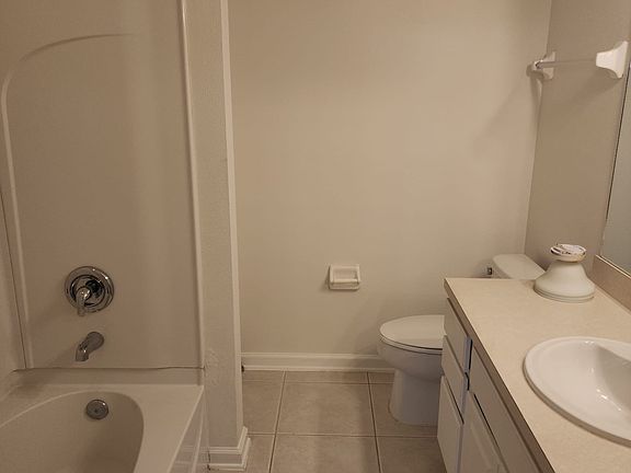 3rd image of 3693 Summerlin Ln