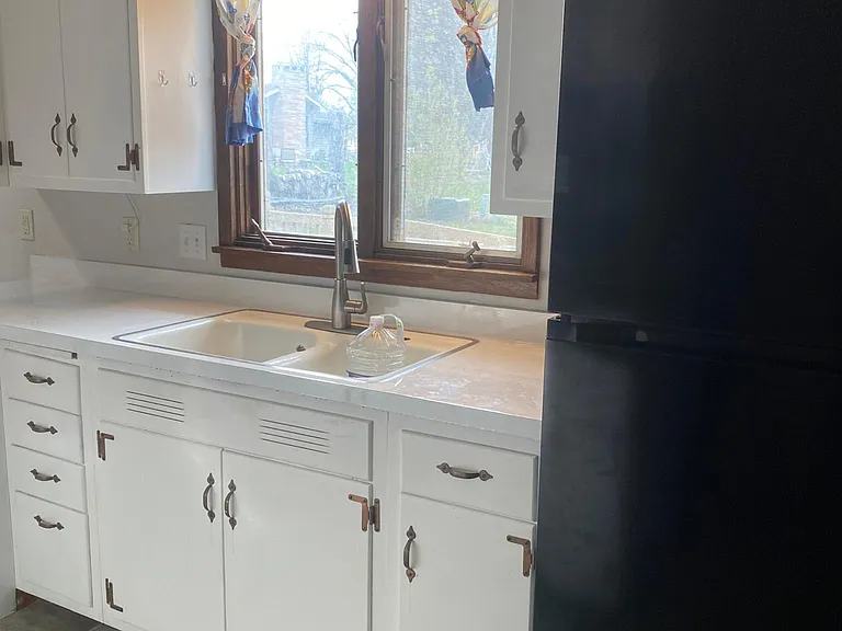 409 N Maple St — Photo 8