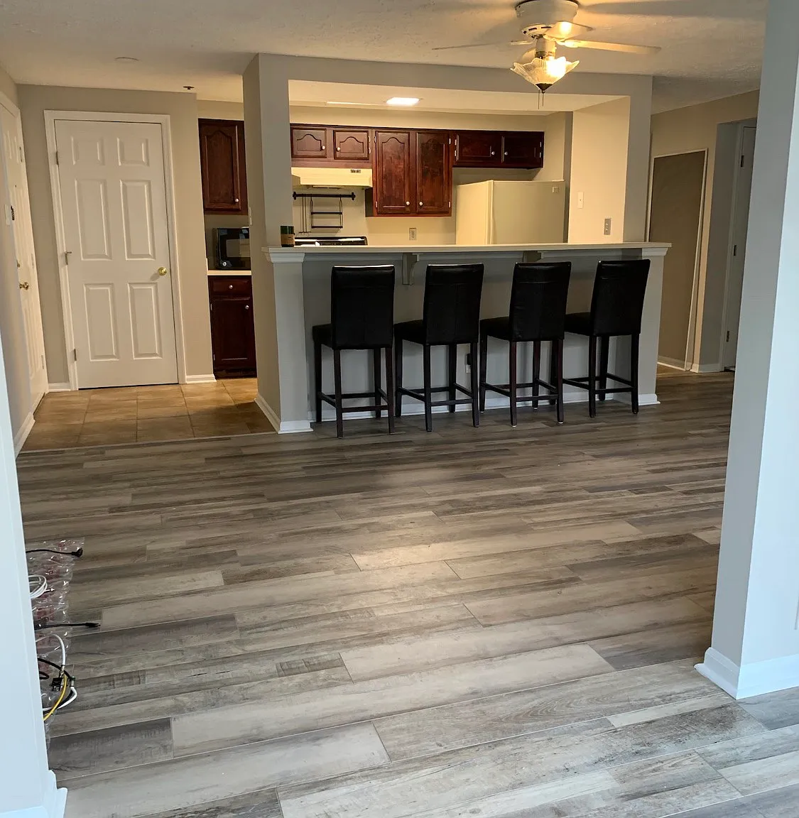 2 bed, 1100 sqft, $2,300 — Photo 2