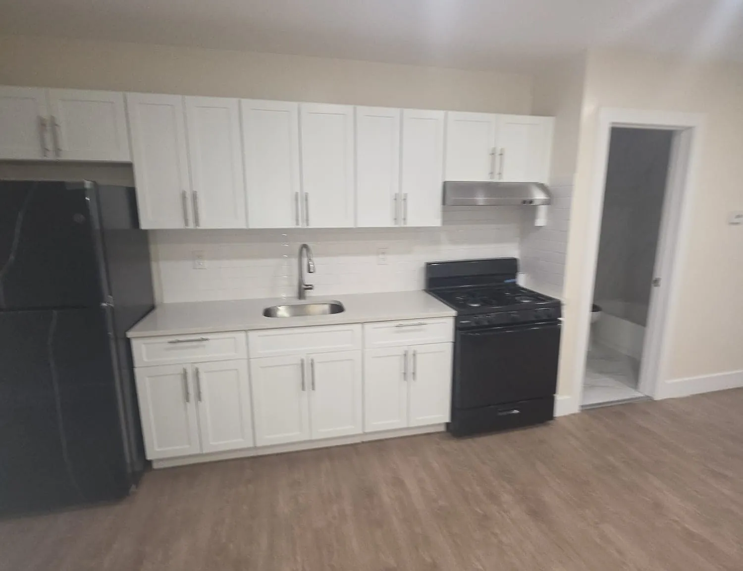 3 bed, $2,000 — Photo 3