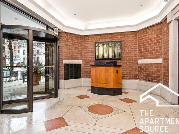 4th image of 1132 N Dearborn St #1407