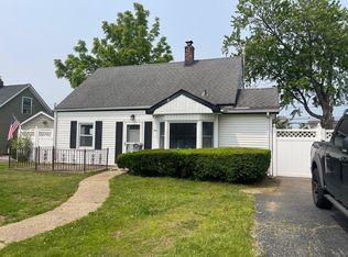 84 Rope Ln, Levittown, NY 11756