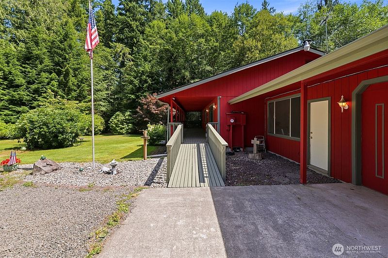 3rd image of 21611 Port Gamble Road NE