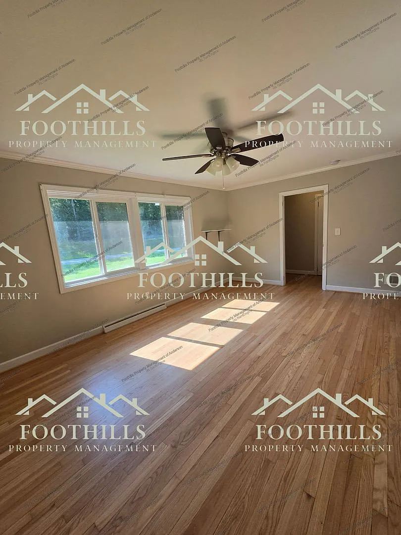 3 bed, 2.0 bath, 1540 sqft, $1,700 — Photo 2