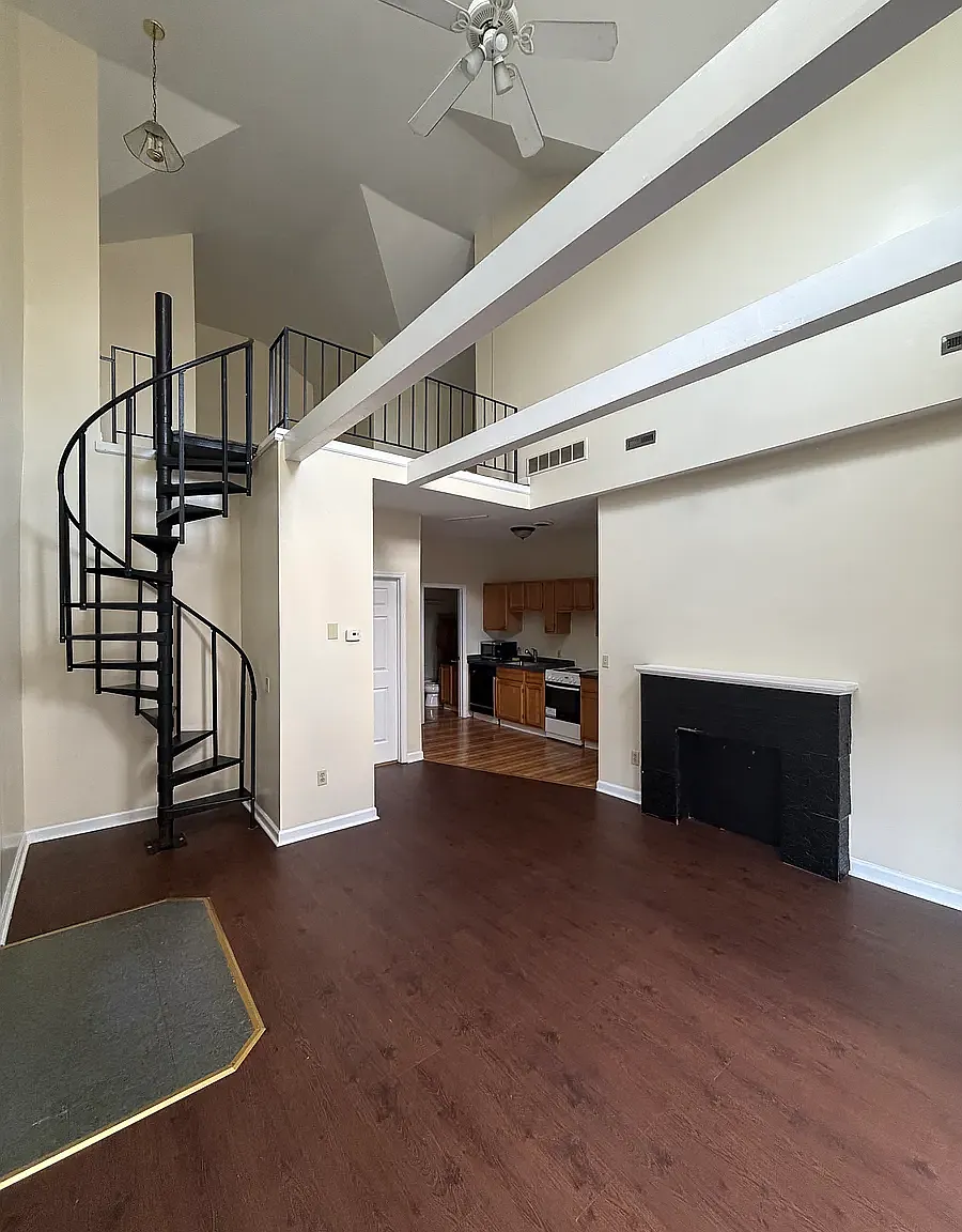 1 bed, $1,200 — Photo 1