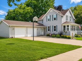 129 Washington St, Denver, IA 50622
