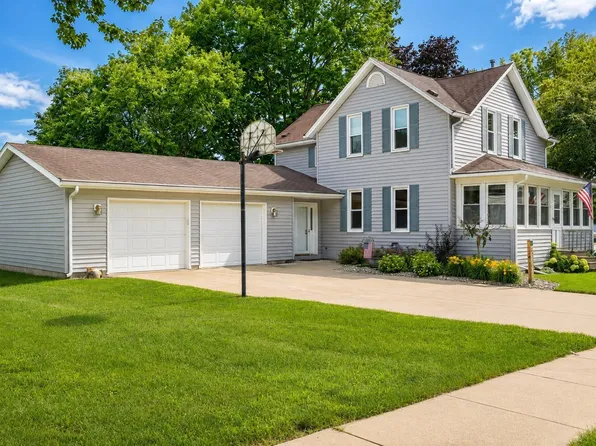 129 Washington St, Denver, IA 50622