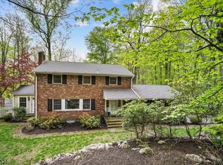 2 Hornbeam Ln, Kinnelon, NJ 07405