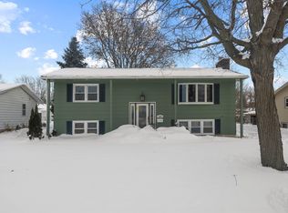 3309 Santa Maria Dr, Waterloo, IA 50702