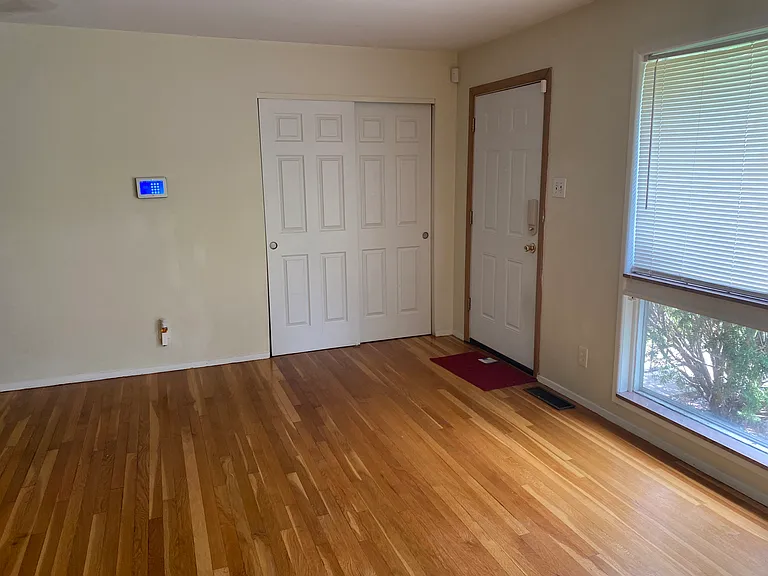 9527 Laguna Dr — Photo 8