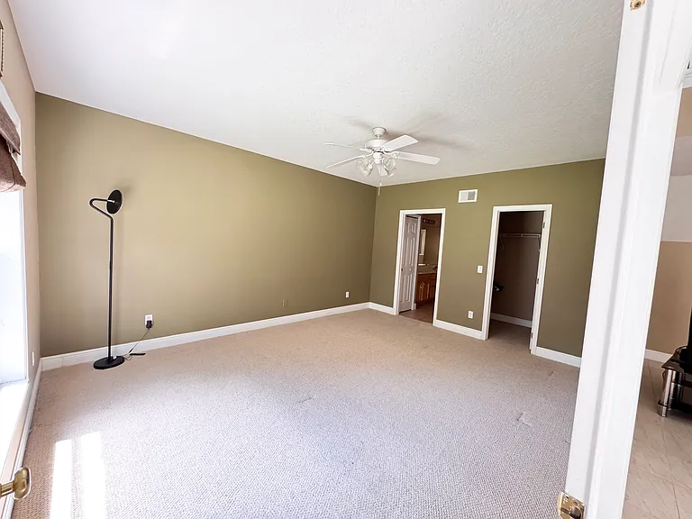 544 Pickfair Ter — Photo 11