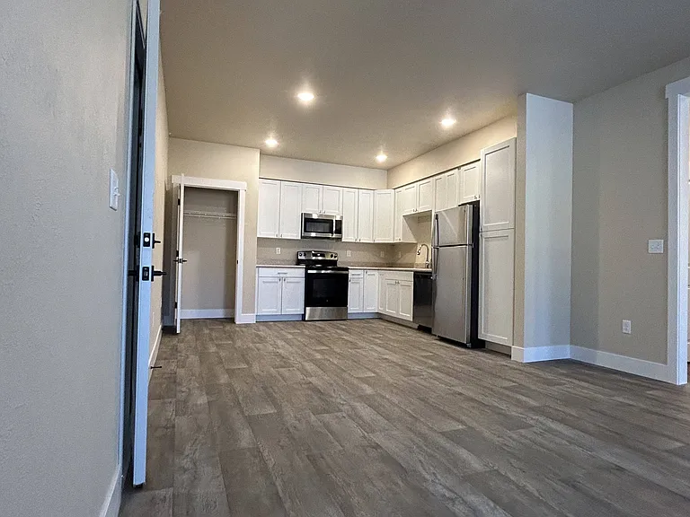 998SQFT Unit Kitchen