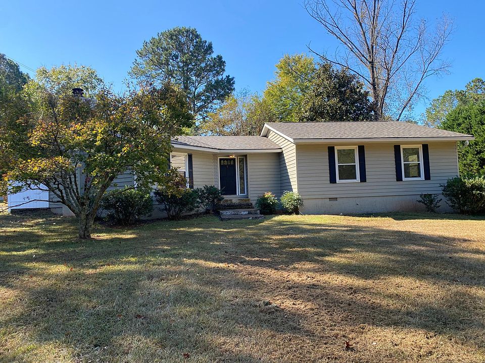 Huge yard with lots of room to play. Backyard can accommodate a garden and or chickens. Property backs up to 100 acre farm. Lots of nature to be seen.