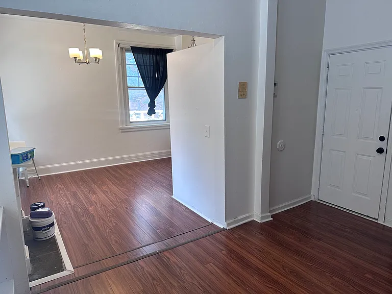 24 E Eager St #2R — Photo 8