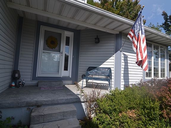 2nd image of 2021 Donna Ave