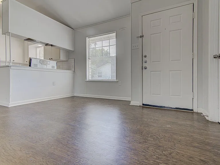 5703 Gloucester Ln — Photo 8