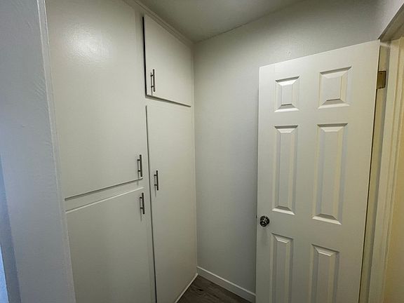 5th image of 2456-58 S New Ave #B