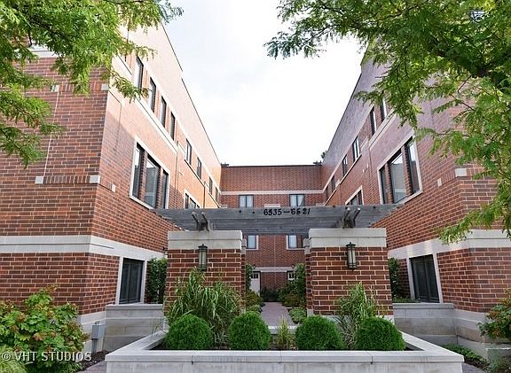 2nd image of 6521 N Lincoln Ave #7