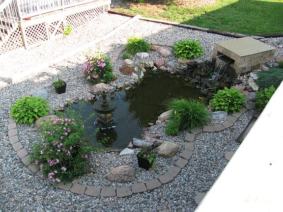 WATER FEATURE WITH WATERFALL