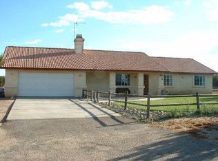 12975 Cedar St, Oak Hills, CA 92344