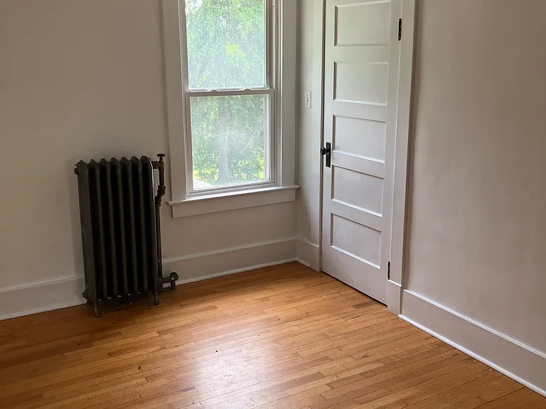 133 Pearl St — Photo 11