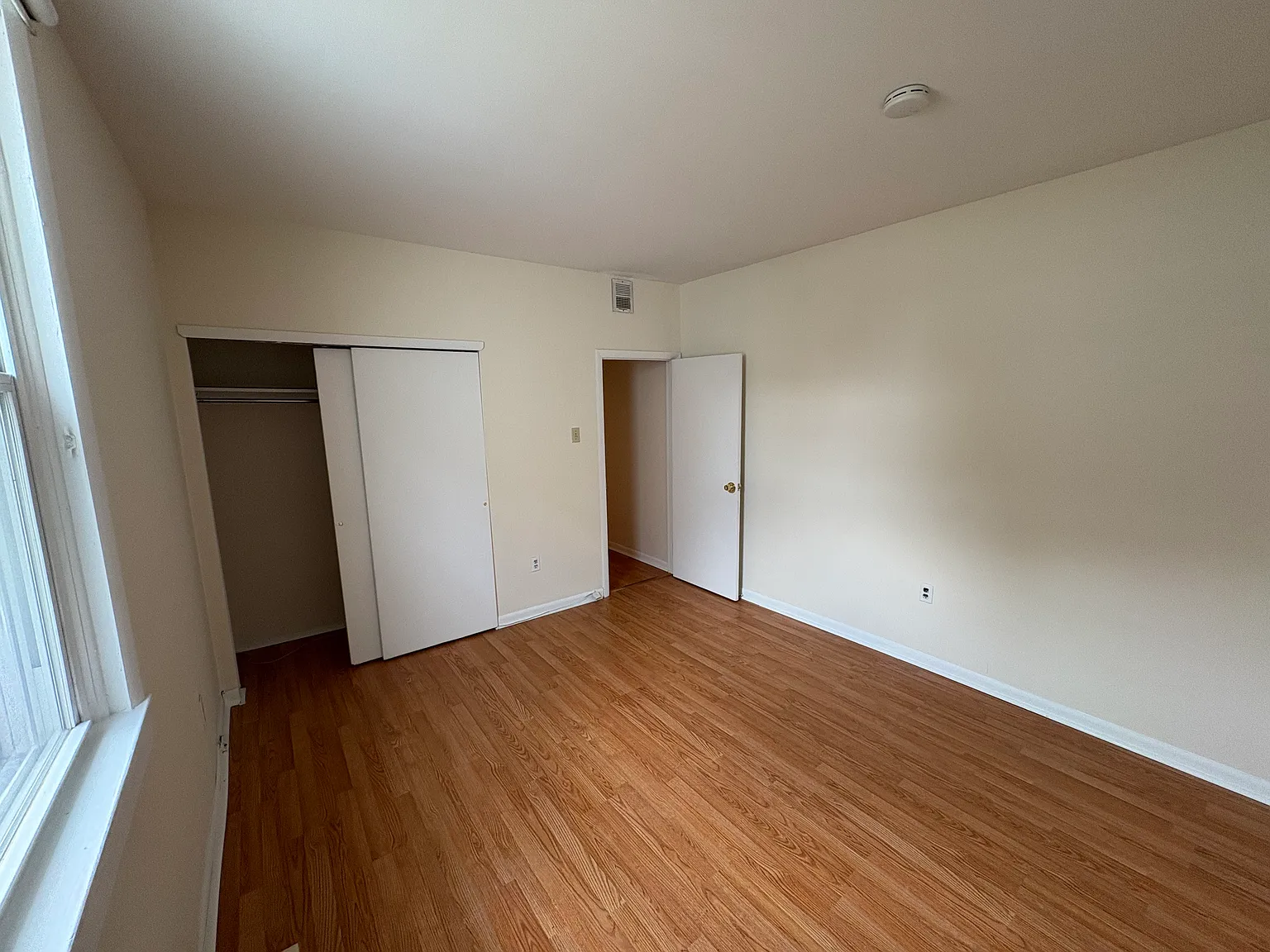 2 bed, 800 sqft, $2,000 — Photo 4