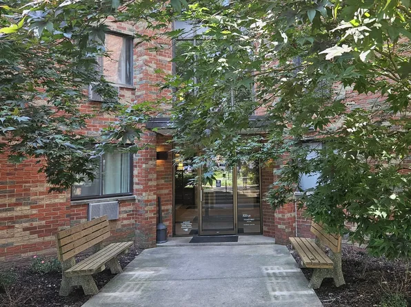 5310 N Chester Ave APT 404, Chicago, IL 60656