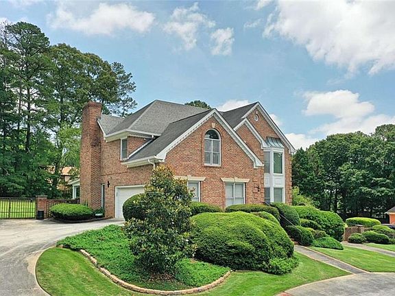 3rd image of 1104 Thorn Apple Ct SE