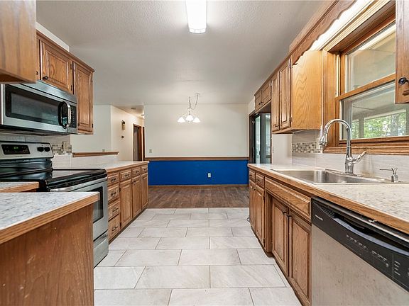 4th image of 9 Chapel Ln