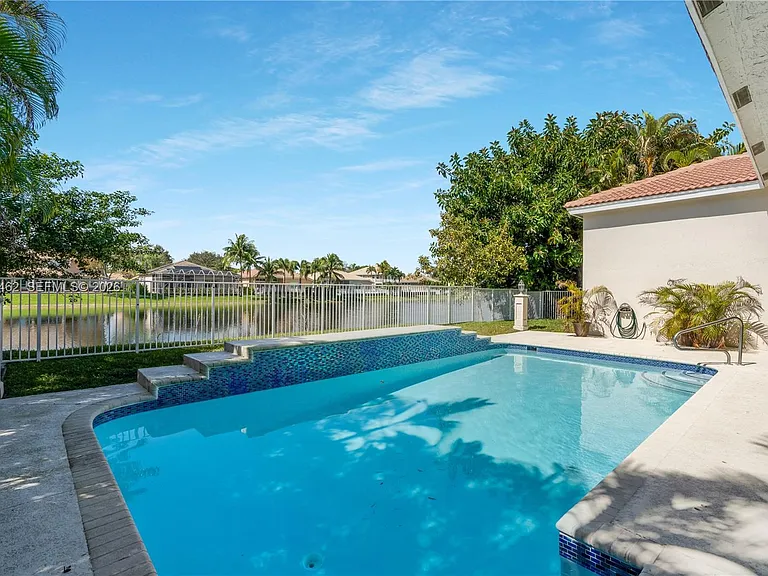 5354 NW 57th Way — Photo 37