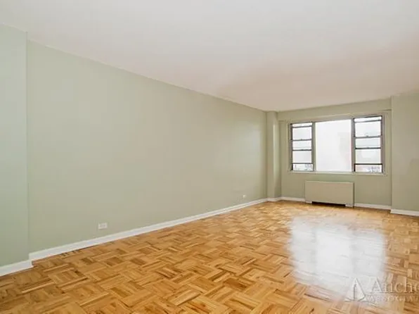 300 East 40th Street image 1 of 5