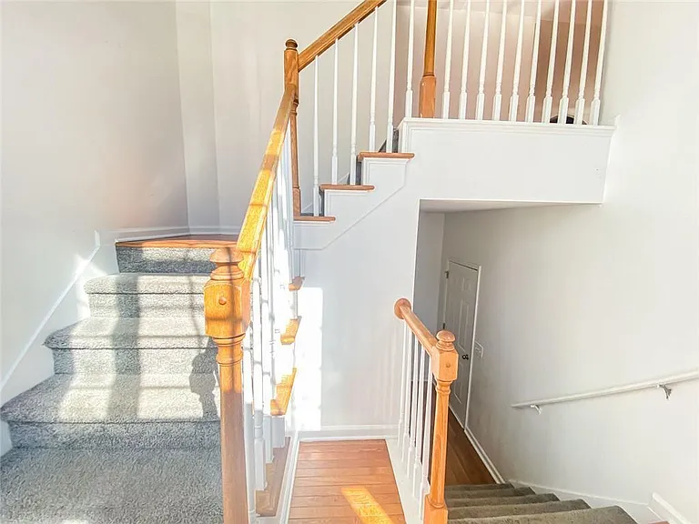 1068 S Gordon Rd — Photo 7