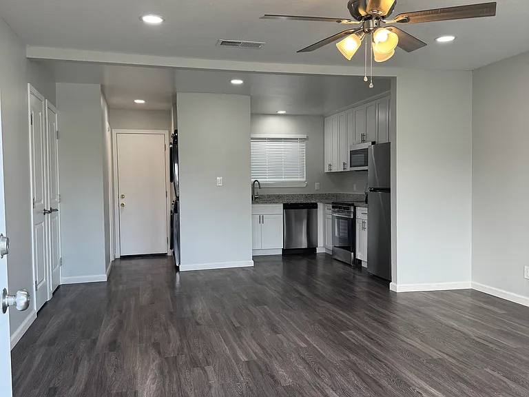 Living room/Kitchen area