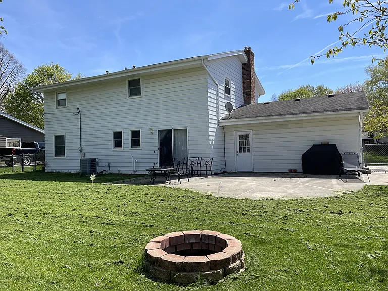 1708 Howlett Ln — Photo 33