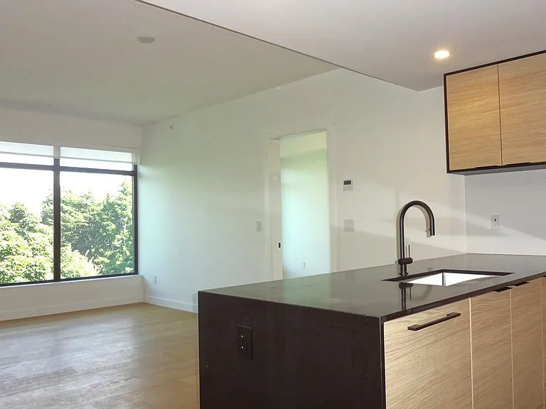 6485 Manitoba St #500 — Photo 3