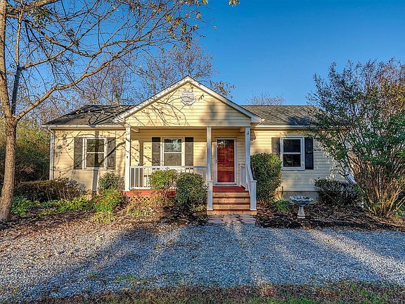 2nd image of 345 Parkview Dr