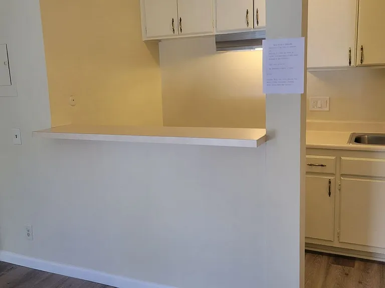 37 unit building close to CSUN! — Photo 18
