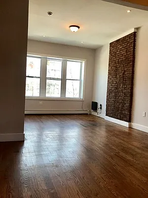 Rented by G2 Realty Group LLC | media 8