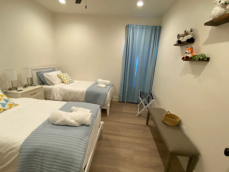 5910 Fordham St — Photo 24