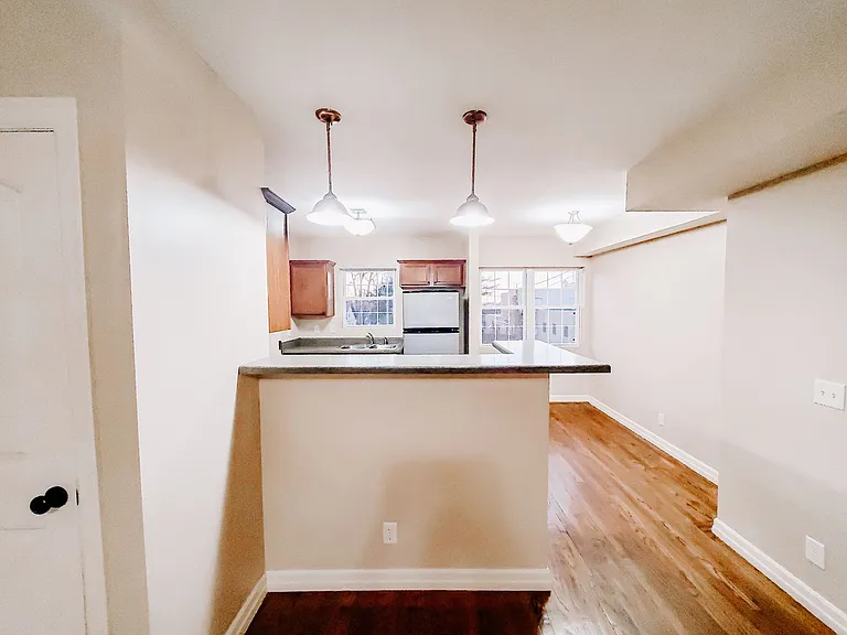 814 S 38th St — Photo 35