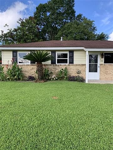 1st image of 40 Gardenia Ln