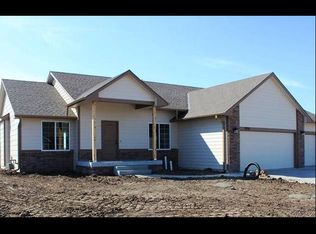 9950 Rosemary Ln, Manhattan, KS 66502