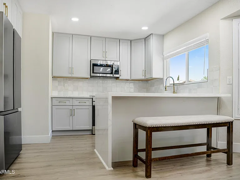 6863 E Kelton Ln — Photo 6